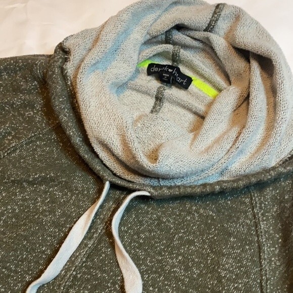 Derek Heart Green Cowl Neck Sweatshirt Size Small - Picture 2 of 4